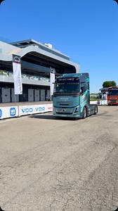 4.3K reactions · 121 shares | Volvo FH Aero ️ Electric ⚡️ Volvo FH16 Aero 780  Pronti a scatenare l’inferno  #volvotrucks #volvotrucksitalia #aero #fh16780 #fhaero | Volvo Trucks Italia | Facebook