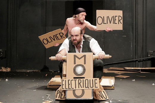 « Les gros patinent bien », un spectacle de bouts de ficelle qui fait carton plein