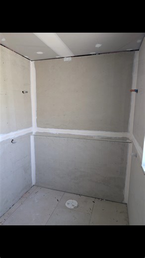 Quinn Homes on Instagram: "Killara Build Series Part 4 - Plasterboard Join Quinn Homes, Sales Manager, Kieran Quinn as he takes us through Part 4 of Our Killara Build - Plasterboard. With the services now complete and the insulation installed, the home is ready for its internal linings. On this project, we’re using plasterboard, which is the standard lining material for interior walls and ceilings in modern homes. It gives you a flat, even surface ready for painting. Note: Gyprock is a popular b