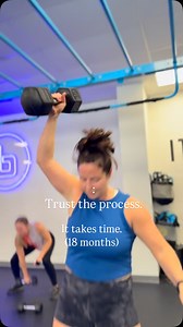 LISTEN. If you don’t give it time to work, the harder it is to see results. Changing things up every 4-6 weeks because you don’t see change confuses your body. And when I say time, I mean months and even years. This is me at 18 months and I’m okay with the timeline! I’m consistent 80% of the time because life be lifing yall 🫠 I never quit tho. Progress is silent but powerful. Trust the process even when you don’t see instant results. You got this boo 😘 #fitmom #personaltrainer #burnbootcamp #m