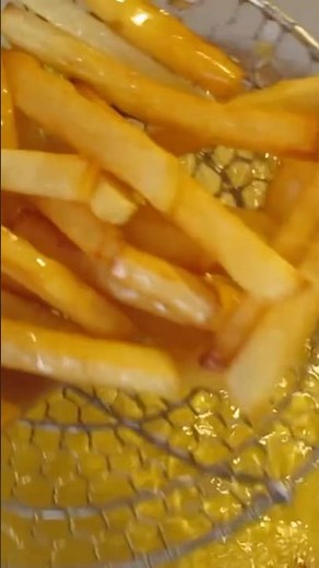 Homemade FRENCH FRIES 😋 Just Like The Famous Fries 😍 #food #potato #fries #recipe #tutorial