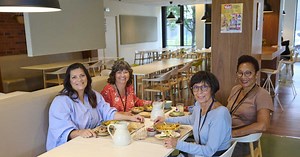 On a déjeuné à la cantine avec 4 lectrices de Femme Actuelle - leur plateau repas décrypté par une diététicienne