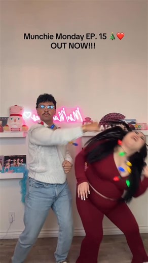 Mia Marie Rocha 🍒 on Instagram: "@alantimoteov spills all his tea on @munchiemondayy 💋 #mukbang #msmunchies #munchiemonday #foodie"