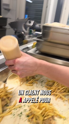 🎉 Vous organisez une fête ? Un anniversaire ? Un événement ? 👨‍👩‍👧‍👦 Vous êtes nombreux… et vous avez FAIM ? 🌮 On vous livre des TACOS — en grande quantité, et même sur place ! 🔥 Tacos généreux, gratinés, savoureux, préparés avec des produits de qualité. 📦 Sur commande, avec réservation à l’avance. 💸 Plus vous êtes nombreux, plus on peut faire un PRIX ! 🤝 On négocie, on s’adapte. Vous organisez. Nous, on régale. 📲 Écrivez-nous pour réserver ! #tacosparty #fête #livraisonbulle #eventfo