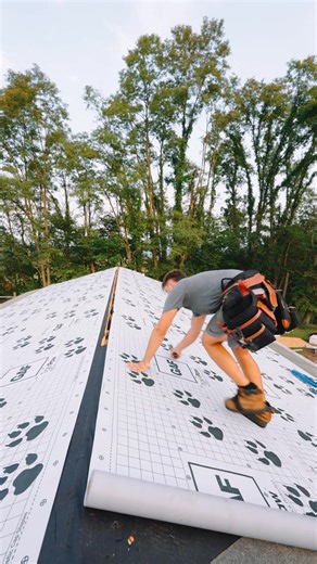 1.2M views · 7.6K reactions | Old shingles off, new shingles on  漢 - #roofing #amishcrew #shingles #roofernearme #fastroofer #amishroofer #roofer #contractor #construction #ohioroofer #amishroofing #shingleexperts #amishcraftsmanship #roofingpros #shinglemasters #amishbuilt #roofingtradition #amishshingles #craftedroofs #expertroofing | World Class Roofing LLC | Facebook