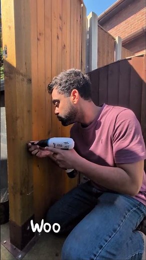 How to make a trellis with just some wire from ‪@Screwfix‬ #diy #garden #gardenhacks #gardening