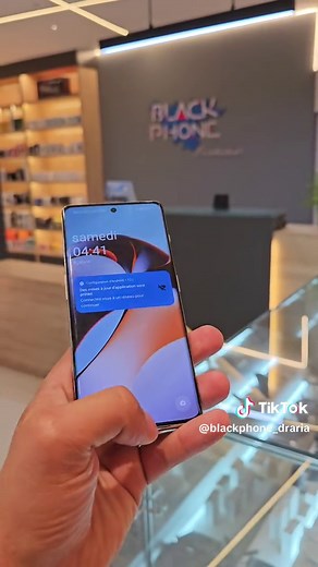 OnePlus 9 Pro 5G Review and Features in Retail Store