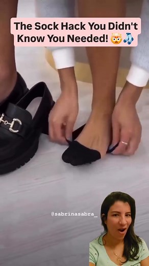 You knew this trick? Now your long socks can become invisible without cutting! 🔥🧦 Try it and let me know if it works for you! #LifeHack #FashionHack #SockTrick Credits to @sabrinasabra_ #LifeHacks #FashionHacks #StyleTips #SockHack #NoShowSocks #DiyFashion #SmartTricks #QuickTips #TrendyHacks #EasyFix ##letsmakeez #homehacks #canada | Letsmakeez
