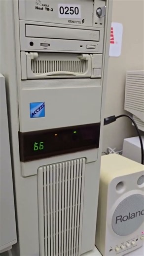 مين لحق نسخة هالويندوز windows 3.1 هذه النسخة ظهرت عام 1992 ؟ وكانت تتشغل من ال DOS 😂