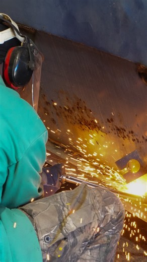 Equipment Repair | GT Supplies on Instagram: "These are our roll-off parts✨ When it’s time to replace a part, quality matters. We stock roll-off parts you can count on to keep downtime to a minimum!😉 ☎️: 561-881-8101 📍: 7010 Barbour Road Riviera Beach, FL 33407 . . . containerrestoration sustainableliving reducereuserecycle container palmbeach browardcounty welding containerbottom waste"