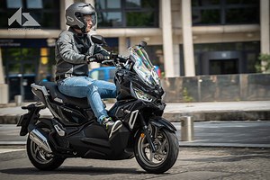 Comme un X-ADV, mais en plus petit : essai du Sym ADX 125 !