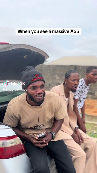 Omo #funny #bro #viraltiktokvideo #words #fyp #goviral #hilarious #omo #shoulderguy