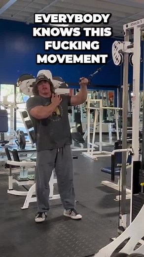 Sam Sulek warming his shoulders #samsulek #gymbros | sam sulek