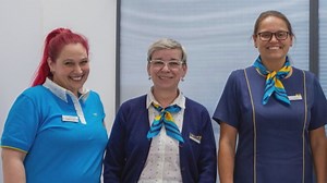 Česká pošta ukázala nové stejnokroje. Sklidila chválu i dost kritiky