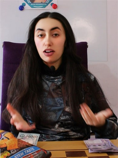 🎉 ՎԵՐՋԱՊԵՍ ՊԱՏՐԱՍՏ Է 🎉 📘 «Անգլերեն 0-ից» գիրքը Եթե միշտ ուզում էիր սկսել անգլերենը զրոյից, բայց չգիտեիր ինչպես՝ այս գիրքը հենց քեզ համար է։ ✔️ գրված է հայերենով ✔️ յուրաքանչյուր բառ ու նախադասություն ունի արտասանություն թարգմանություն ✔️ սա անգլերենի ամուր հիմքն է ✔️ զարգացնում է խոսակցական, քերականական և լսողական բոլոր հմտությունները 📖 Պարզապես կարդում ես ու սովորում ես առանց բարդ կանոնների, առանց խառնվելու։ 💰 Գրքի արժեքը՝ 3500 դրամ 👉 Սկսիր այսօր, որ վաղը արդեն կարողանաս խոսել անգլերեն 🇬