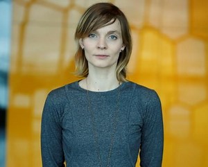 Learning How to Act Normal - Hildur Guðnadóttir - LETRAS.COM