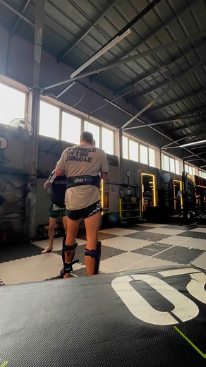 Bit of boxing and Dutch style counter work with @muay_thai_matt on our Sunday session 🥊 #muaythai #muaythailife #fighter #padwork #sundayclub | Shaun Ryan
