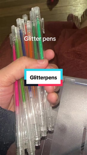 Curated Color Sets: Thoughtfully designed color sets with smooth tonal variations, perfect for blendable, vibrant art. Smooth Gradients: Colors blend effortlessly, helping create polished, dimensional artwork and writing. Smooth Ink Flow: Pens designed for consistent ink flow, ensuring seamless writing and drawing experiences. Versatile Usage: Ideal for adult coloring, drawing, journaling, lettering, and other creative DIY projects. Vibrant Glitter Ink: Metallic glitter ink that sparkles under l