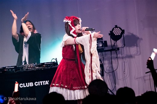 Alstroemeria Recordsがトップバッター。ボーカルあり、インストありで圧巻のダンスパフォーマンスも見もの。締めはやっぱりあの曲！【ロスワライブ2025レポ①】