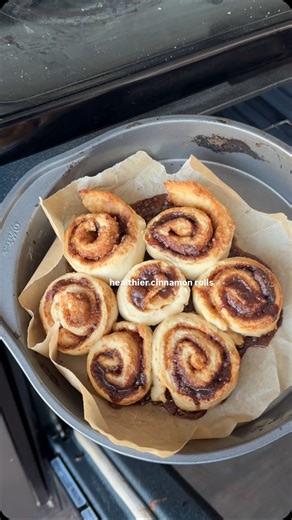 Greek yogurt cinnamon rolls🤩 all the flavor, just a little healthier & macro friendly🫶 Cinnamon rolls are one of my all time fav treats, so don’t get me wrong, I’m 100% having the real thing every once in a while!! But this is a fun variation to add to a weekend breakfast while more easily fitting it within your goals🥰 RECIPE: - Mix 2/3 cup fage 0% Greek yogurt and 2/3 cup all purpose flour with a pinch of baking powder. You might have to get your hands dirty here to fully mix it! - Place the