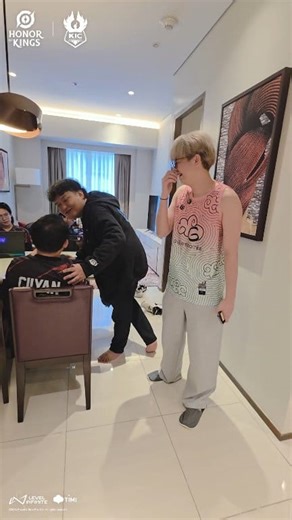 Hotel raid ng BOOM Esports! 🔥🐺 Kasama ang Menki ng Pinas #KIC2025 #HOKEsports #HonorofKings #PusoPinas | HoK Philippines Esports