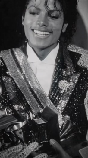 I GOT A SWIMMING POOL FULLA IMA DIVE IN #michaeljackson #music #edit #fypシ゚viral