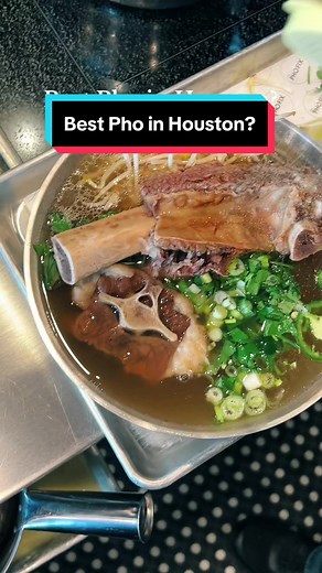 ✨Pho in Houston? ✨ Are you looking for the best bowl of pho in Houston? One of the best bowls of pho you can find right now is at The Pho Fix! This is “The Supreme” bowl of pho beef noodle soup. It comes with bone marrow, beef rib, and oxtail, herbs and vegetables, family, secret recipe, broth, and fresh noodles. The broth is so full and flavorful and southern style Vietnamese, with a hint of sweetness and light aromatics. If you love pho, definitely add this bowl to your list of pho to try in h