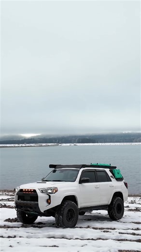 Adventure on Winter Lake Days: Off-Roading Fun