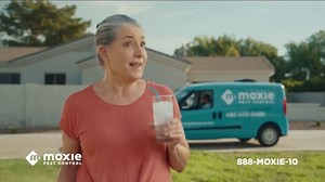 Moxie Pest Control TV Spot, 'Queen of the Court'