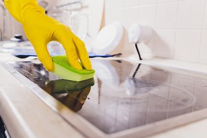 Cleaning hobs: a clever trick to get rid of white marks - Netmums