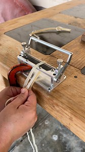 98K views · 1K reactions | Rebajando tiras de cuero crudo para poder tejer. #cuero #talabarteria #fblifestyle | Diego Olvera. | Facebook