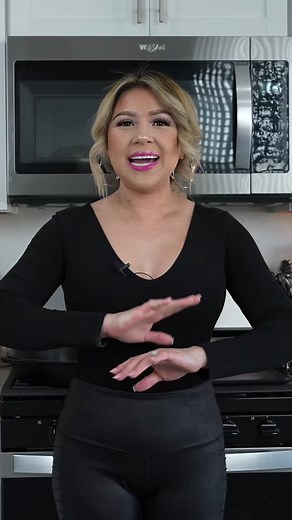 A Fast, Easy and Delicious BISTEC RANCHERO CON PAPAS, Everyone LOVES! This is a childhood favorite and now is one of kids favorite meals too 🥺 the best with flour tortillas(a few videos down 😉) PRO TIP!!!! When cutting the meat, make sure you cut against the grain DO NOT cut same direction, i love to use Skirt steak for my bistec, the meat is so juicy and tender and doesn’t dry out or become chewy. But of course you can use your favorite cut of steak Ingredients: 8 servings 1/2 onion; thin sli