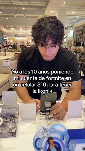 Yo de niño poniendo mi cuenta de fortnite para tener la Ikonik #ikonik #ikon #parati #destacame #viral