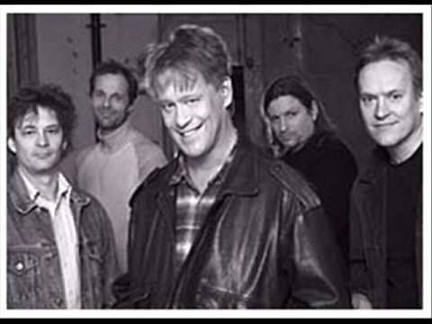 Eppu Normaali - Tahroja Paperilla