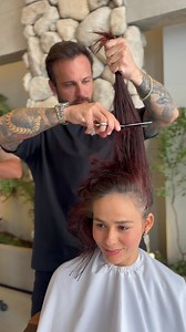 156K views · 201K reactions | Bora desapegar?✂️ #cortefeminino #cabelocurto #visagismo #hairtransformation #pixiecut #tendeciadecorte #cabelo #hair | Thiago Ximenes | Facebook