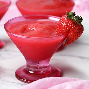 Sip 'N' Strip Sangria Girls Night Out - in cinemas July 20th | Tasty