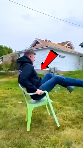 51K views · 424 reactions | Clumsy People Doing Clumsy Things — Non-Stop Laughs!  #FunnyFails #ClumsyPeople #TryNotToLaugh | VIRUS PLAYS | Facebook