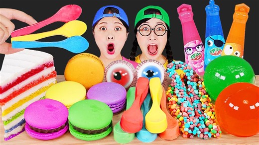 ASMR RAINBOW CREPE CAKE, EDIBLE SPOON, MACARO MUKBANG 레인보우 크레이프 케이크, 먹는 숟가락 먹방 DONA 도나