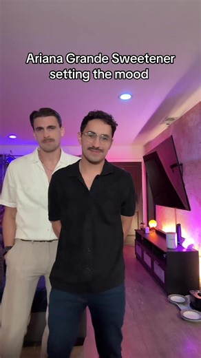 “Get it Get it, Kiss it Kiss it” Not us boys just now hearing Sweetener by Ariana Grande. @Sebastian James @eflick304🐉 #arianagrande #sweetener #dance #couples #lgbt🏳️‍🌈 #lgbt🌈