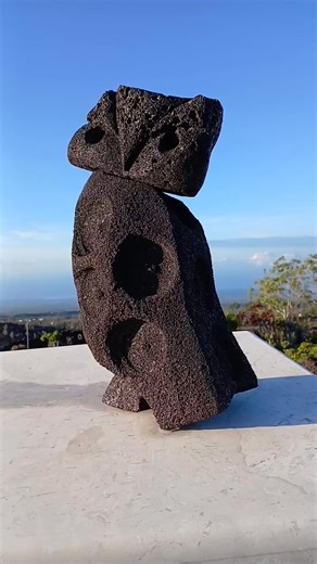 #stonesculpture #hawaiiart #hawaii #pahoehoe #pueo #owlart #swivelhead #basalt #stonework #rockreducer #hawaiiartist #basaltstone #makeartnotwar #220k | Stone Love | Facebook