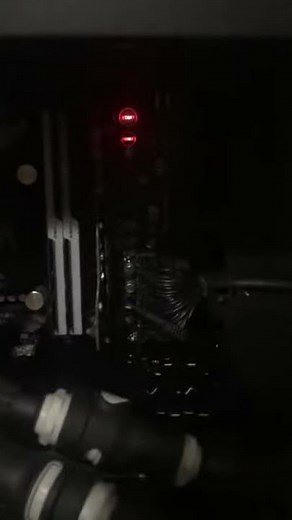 EVGA RTX 3080 FTW3 first boot no posting and black screen + stuck on white GPU led .