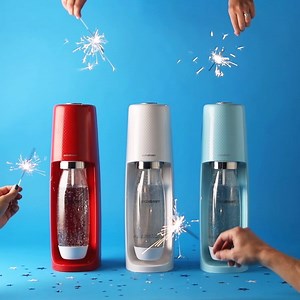 9.1K views · 118 reactions | ‘MURICA, FIZZ YA! We hope your 4th is filled with bubbles, bald eagles, and all things red, white and blue!  | SodaStream USA | Facebook