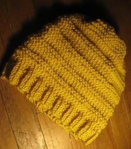 Easy Knit Hat Pattern for Beginners (Knit and Purl Only!)