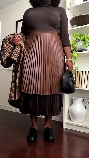 How to Style a Pleated Skirt for Plus Size and Every Body Type