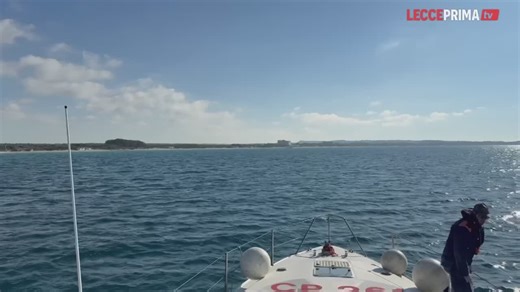 LeccePrima a bordo di una motovedetta della guardia costiera durante il pattugliamento della costa