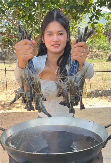 How to crispy Fresh Giant with recipe Cooking Fresh Giant Prawns Outdoors 🍤 #fresh #cooking #withrecipe