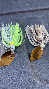 When the water is dirty and you're struggling to get a bite, check out the Thunder Cricket Gold!! The vibration and shine from the gold blade really gives the fish something to focus on in off colored water!! 🎥: @fishing_the_lonestar | Strike King Lure Company