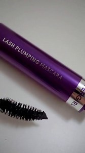 Our Simply Ageless Lash Plumping Mascara is giving LUXE✨ This mascara...