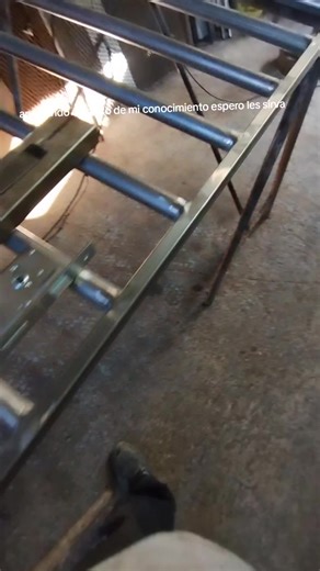 Enseñando Herrería: Cómo Hacer Puertas y Herraduras