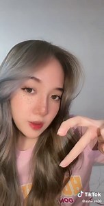 How to Style Long Wavy Hair Like a Hollywood Star